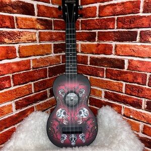 Kala Ukadelic Skulls soprano ukulele EUC Discontinued RARE Instrument Black 21”